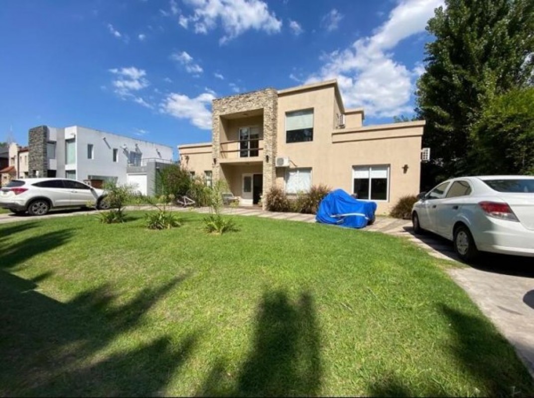 Casa en Venta en Country Altos del Sol - 6 ambientes!