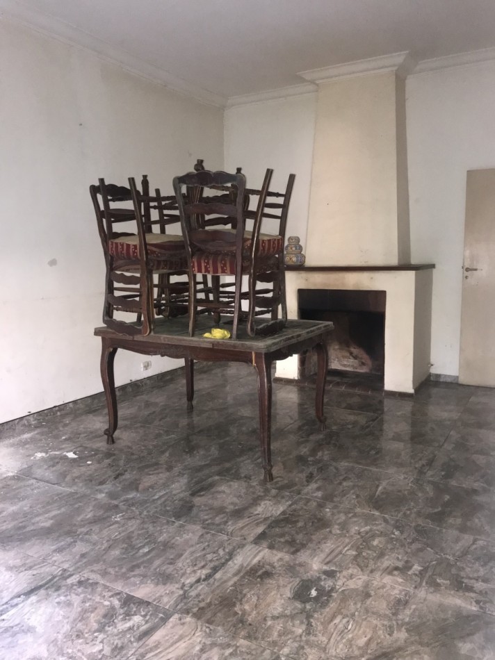 Paysandu 2148 ! Chalet 4 ambientes a reciclar ! 