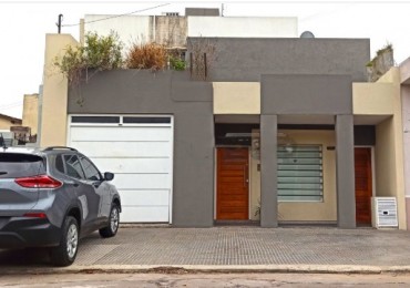 Casa 4 ambientes impecable ! 