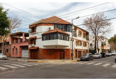 Casa 4 ambientes ! Impecable