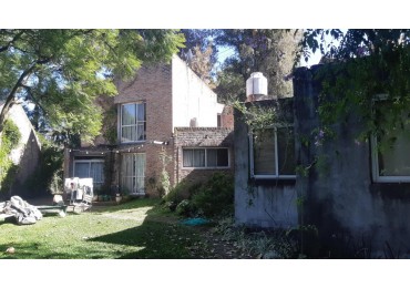 Chalet 4 ambientes sobre 1250 metros 