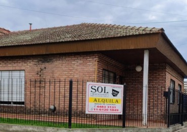Chalet 4 ambientes con pileta 
