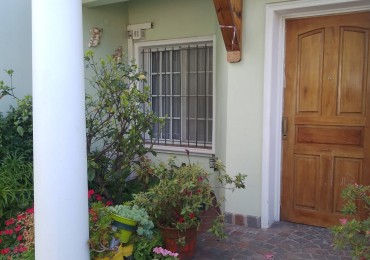 Casa 3 ambientes - impecable !! 