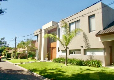Casa en Venta en Country Las Lajas - 8 ambientes - Oportunidad!